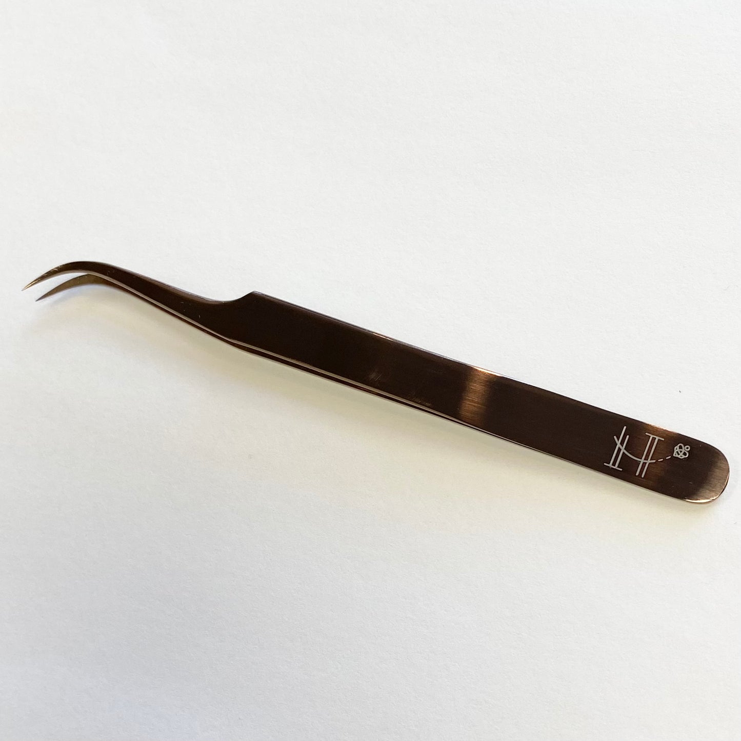 Dark Honey Curved tweezer