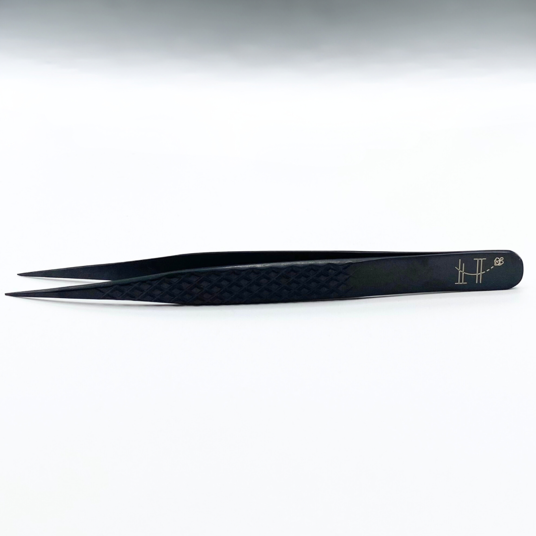 Straight black tweezer